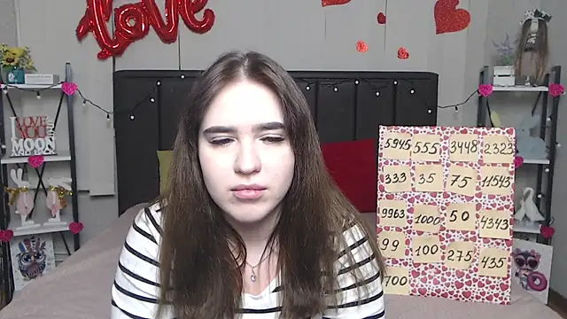 Snapshot of LauraHlot chatting on 03-13-25, 09:37 LauraHlot online show from 03-13-25, 09:37