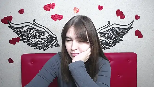 Snapshot of LauraHlot chatting on 03-15-25, 02:01 LauraHlot online show from 03-15-25, 02:01