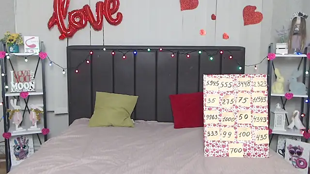 Snapshot of LauraHlot chatting on 03-19-25, 04:55 LauraHlot online show from 03-19-25, 04:55