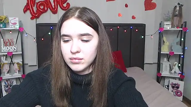 Snapshot of LauraHlot chatting on 03-22-25, 09:34 LauraHlot online show from 03-22-25, 09:34