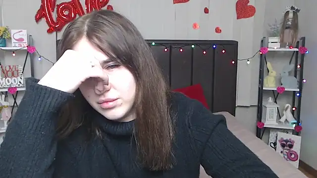 Snapshot of LauraHlot chatting on 03-22-25, 03:53 LauraHlot online show from 03-22-25, 03:53