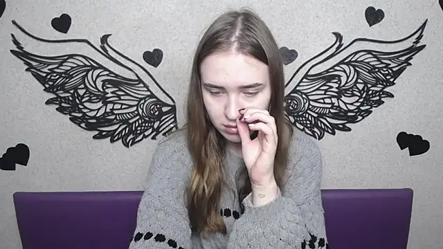 Snapshot of LauraHlot chatting on 10-05-25, 05:39 LauraHlot online show from 10-05-25, 05:39