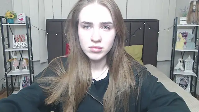 Snapshot of LauraHlot chatting on 10-07-25, 05:10 LauraHlot online show from 10-07-25, 05:10