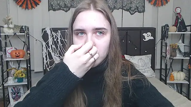 Snapshot of LauraHlot chatting on 11-09-25, 06:39 LauraHlot online show from 11-09-25, 06:39