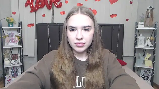 LauraHlot online show from 04-11-26, 05:50