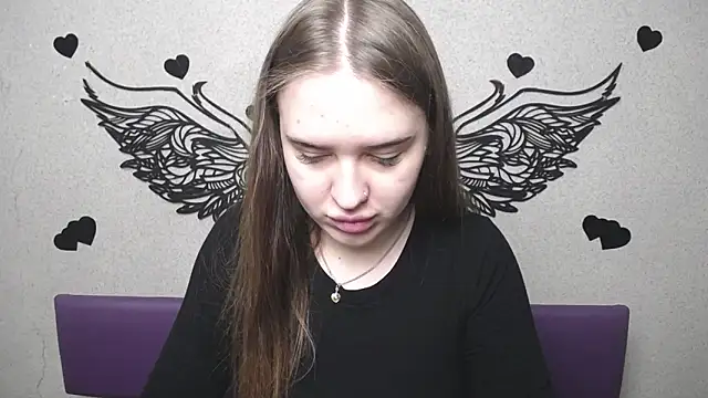 LauraHlot online show from 04-28-26, 05:34