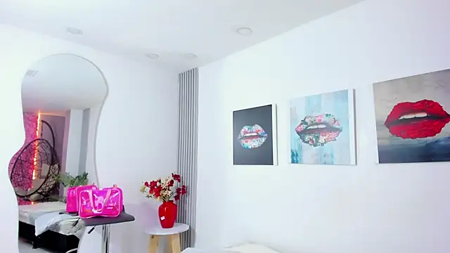 Snapshot of Sofia__rivera chatting on 01-21-25, 11:13 Sofia  rivera online show from 01-21-25, 11:13