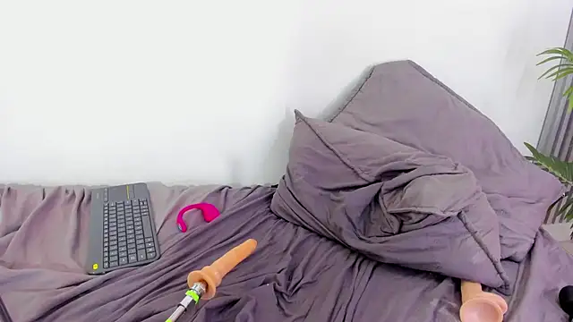 Snapshot of Sofia__rivera chatting on 02-23-25, 07:17 Sofia  rivera online show from 02-23-25, 07:17