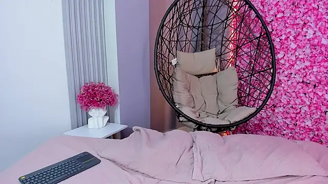 Snapshot of Sofia__rivera chatting on 03-19-25, 06:12 Sofia  rivera online show from 03-19-25, 06:12