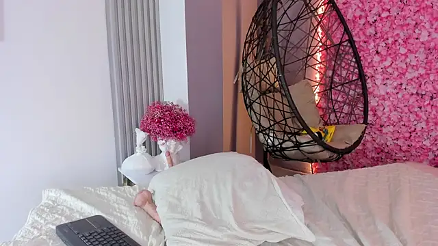 Snapshot of Sofia__rivera chatting on 03-22-25, 10:48 Sofia  rivera online show from 03-22-25, 10:48