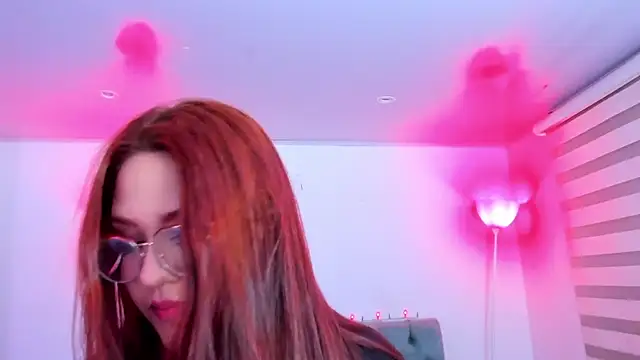 Snapshot of Camiila_Osorio chatting on 01-26-25, 06:49 Camiila Osorio online show from 01-26-25, 06:49