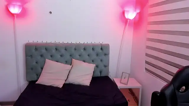 Snapshot of Camiila_Osorio chatting on 01-31-25, 07:07 Camiila Osorio online show from 01-31-25, 07:07