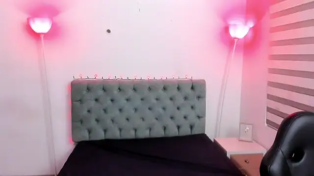 Snapshot of Camiila_Osorio chatting on 02-07-25, 03:45 Camiila Osorio online show from 02-07-25, 03:45