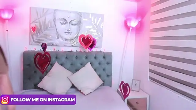 Snapshot of Camiila_Osorio chatting on 02-12-25, 02:24 Camiila Osorio online show from 02-12-25, 02:24