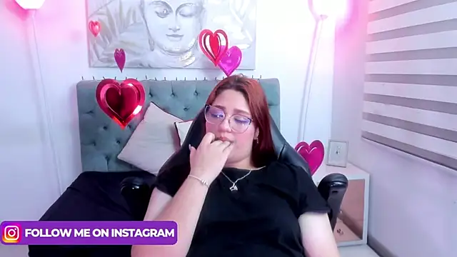 Snapshot of Camiila_Osorio chatting on 02-13-25, 06:30 Camiila Osorio online show from 02-13-25, 06:30