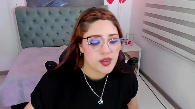 Snapshot of Camiila_Osorio chatting on 03-02-25, 06:59 Camiila Osorio online show from 03-02-25, 06:59