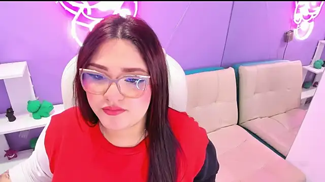 Snapshot of Camiila_Osorio chatting on 09-16-25, 07:37 Camiila Osorio online show from 09-16-25, 07:37