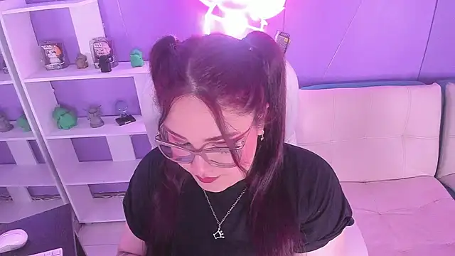 Snapshot of Camiila_Osorio chatting on 09-26-25, 07:51 Camiila Osorio online show from 09-26-25, 07:51