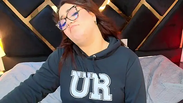 Camiila Osorio online show from 04-21-26, 01:42