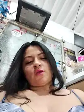 Snapshot of Linda_Lars chatting on 03-17-25, 05:23 Linda Lars online show from 03-17-25, 05:23