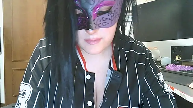 Snapshot of LaDamaNeraa chatting on 09-29-25, 01:27 LaDamaNeraa online show from 09-29-25, 01:27