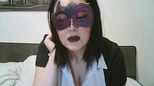 Snapshot of LaDamaNeraa chatting on 10-20-25, 12:38 LaDamaNeraa online show from 10-20-25, 12:38