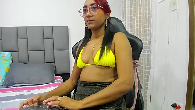 Snapshot of MurphyAngelina chatting on 02-08-25, 01:43 MurphyAngelina online show from 02-08-25, 01:43