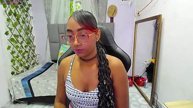 Snapshot of MurphyAngelina chatting on 10-16-25, 02:12 MurphyAngelina online show from 10-16-25, 02:12