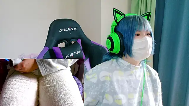 Snapshot of hazuki_8008 chatting on 11-13-25, 02:10 hazuki 8008 online show from 11-13-25, 02:10