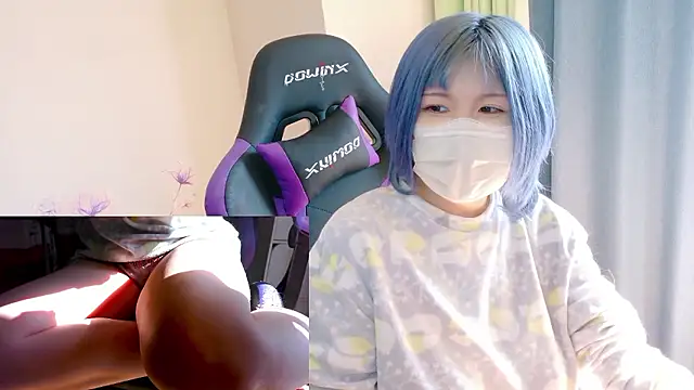 Snapshot of hazuki_8008 chatting on 11-19-25, 02:33 hazuki 8008 online show from 11-19-25, 02:33