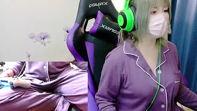 Snapshot of hazuki_8008 chatting on 02-25-26, 01:15 hazuki 8008 online show from 02-25-26, 01:15