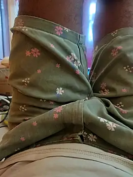 Snapshot of boy_BeardGallery chatting on 10-10-25, 04:00 boy BeardGallery online show from 10-10-25, 04:00