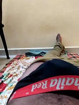 Snapshot of boy_BeardGallery chatting on 10-11-25, 12:32 boy BeardGallery online show from 10-11-25, 12:32