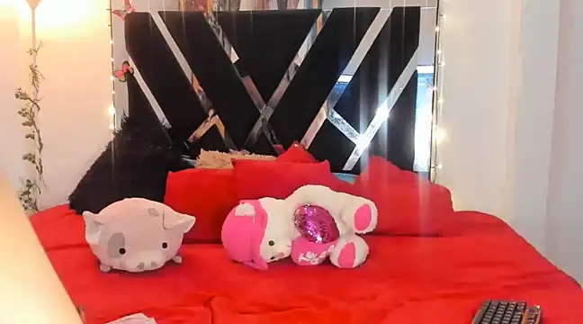 Snapshot of Charllote23 chatting on 01-27-25, 11:43 Charllote23 online show from 01-27-25, 11:43