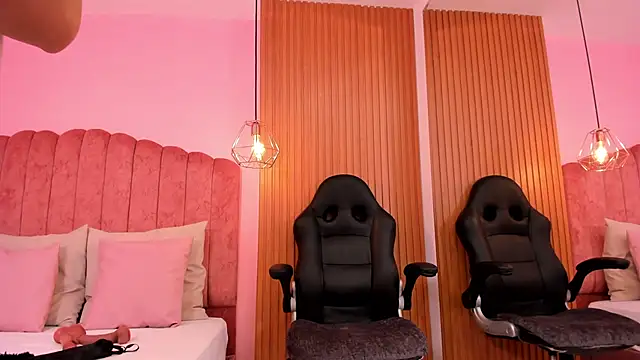 ariel jonees online show from 01-30-25, 05:39