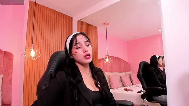 ariel jonees online show from 02-04-25, 04:50