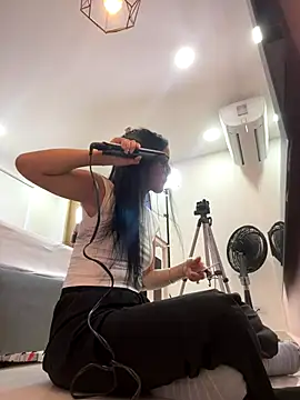 Snapshot of ariel_jonees chatting on 12-02-25, 05:19 ariel jonees online show from 12-02-25, 05:19