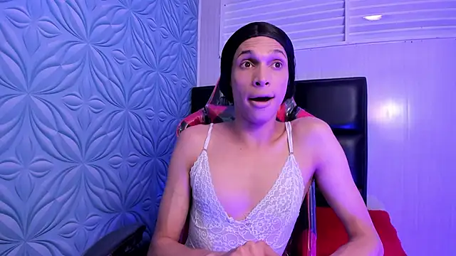 Snapshot of Milk_max_18 chatting on 10-25-25, 10:04 Milk max 18 online show from 10-25-25, 10:04