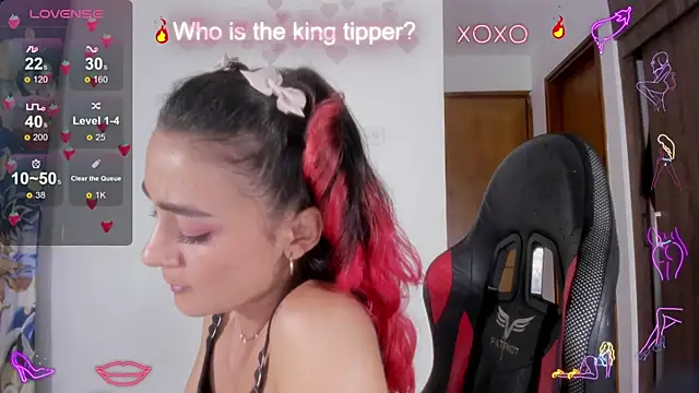 Snapshot of serafelle chatting on 12-23-24, 03:07 serafelle online show from 12-23-24, 03:07