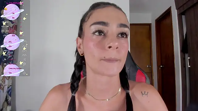 Snapshot of serafelle chatting on 02-19-25, 01:18 serafelle online show from 02-19-25, 01:18