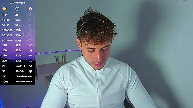 Snapshot of Ares_blue chatting on 10-24-25, 01:18 Ares blue online show from 10-24-25, 01:18