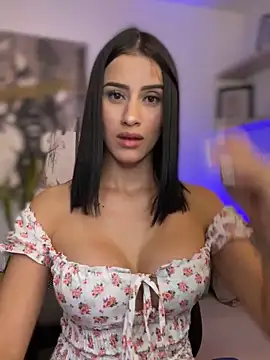 Snapshot of SarahhSmitth1 chatting on 12-14-24, 10:28 SarahhSmitth1 online show from 12-14-24, 10:28