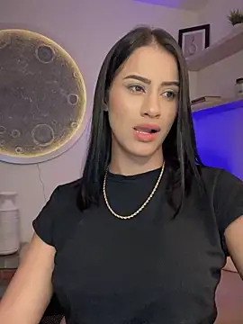 Snapshot of SarahhSmitth1 chatting on 02-01-25, 02:26 SarahhSmitth1 online show from 02-01-25, 02:26