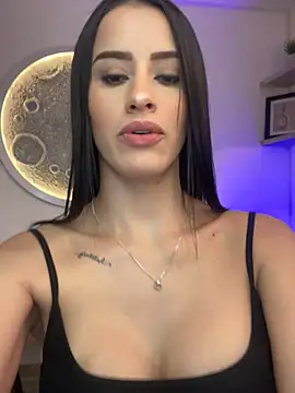 Snapshot of SarahhSmitth1 chatting on 03-06-25, 11:31 SarahhSmitth1 online show from 03-06-25, 11:31