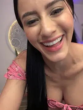 Snapshot of SarahhSmitth1 chatting on 03-19-25, 02:37 SarahhSmitth1 online show from 03-19-25, 02:37