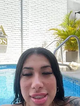 kiim taaylor online show from 02-16-25, 04:10