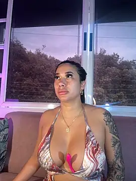 kiim taaylor online show from 09-18-25, 01:24