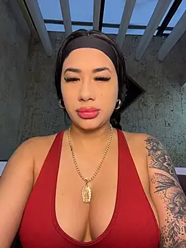 kiim taaylor online show from 11-13-25, 10:36