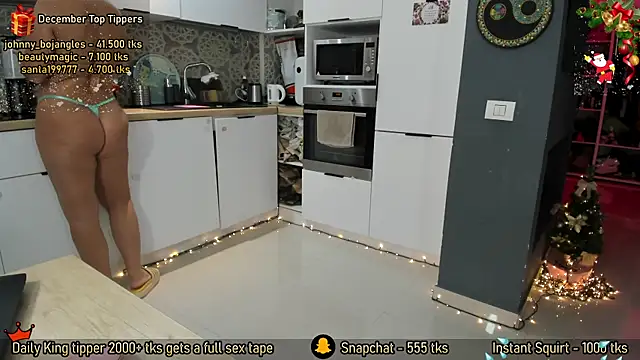 AmySuperHeroes online show from 12-17-25, 01:06