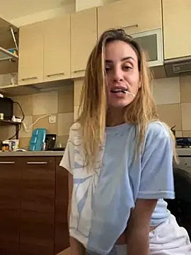 Snapshot of Daisyforyou chatting on 12-17-24, 08:34 Daisyforyou online show from 12-17-24, 08:34